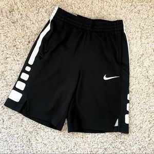 Boys Nike Dri-fit sports / basketball shorts. Size L. Black. EUC
